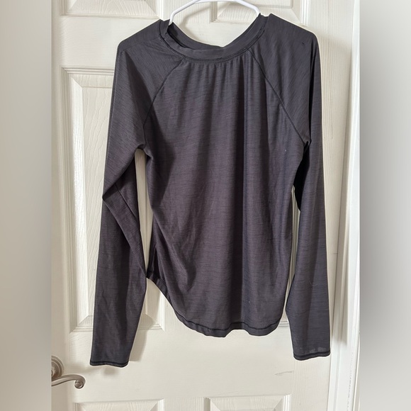 Old Navy Workout Top - Picture 3 of 4